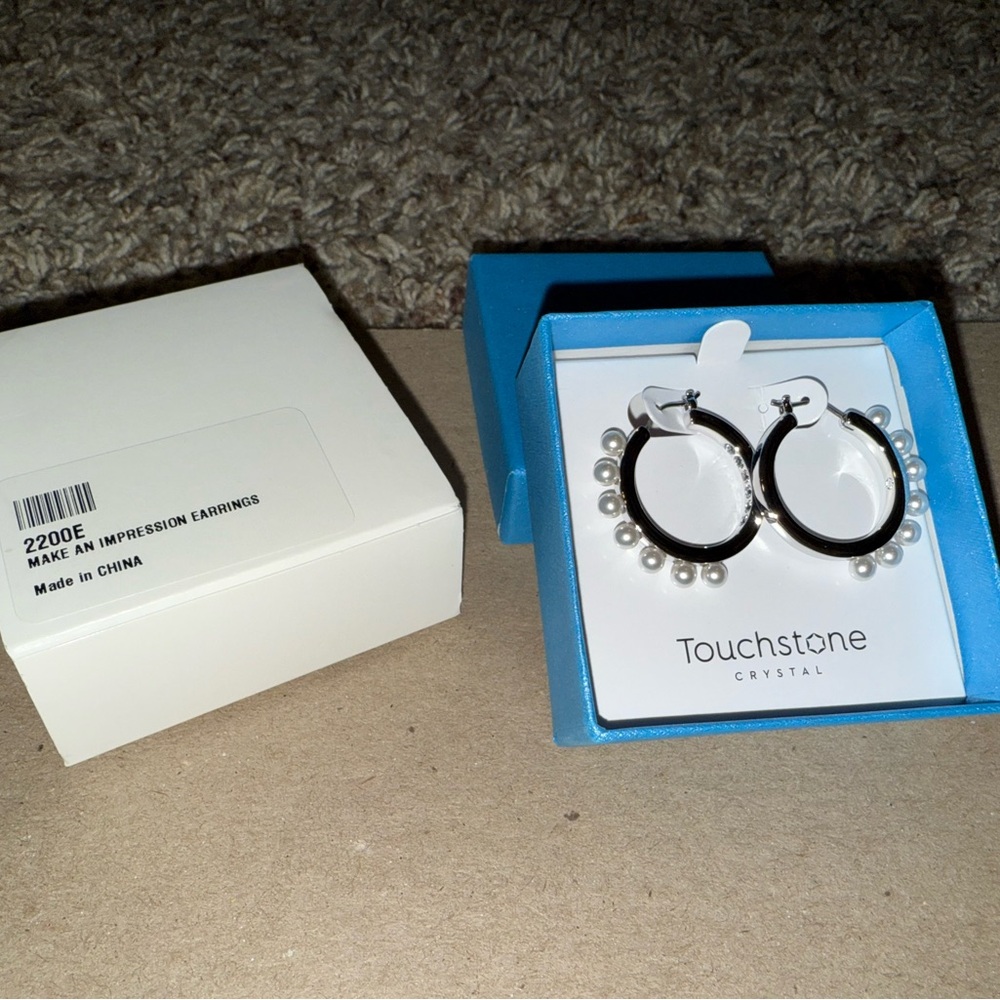 Touchstone Crystal by Swarovski Make an Impression Pearl Earrings, New in Box.